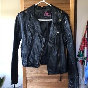 Cropped leather jacket